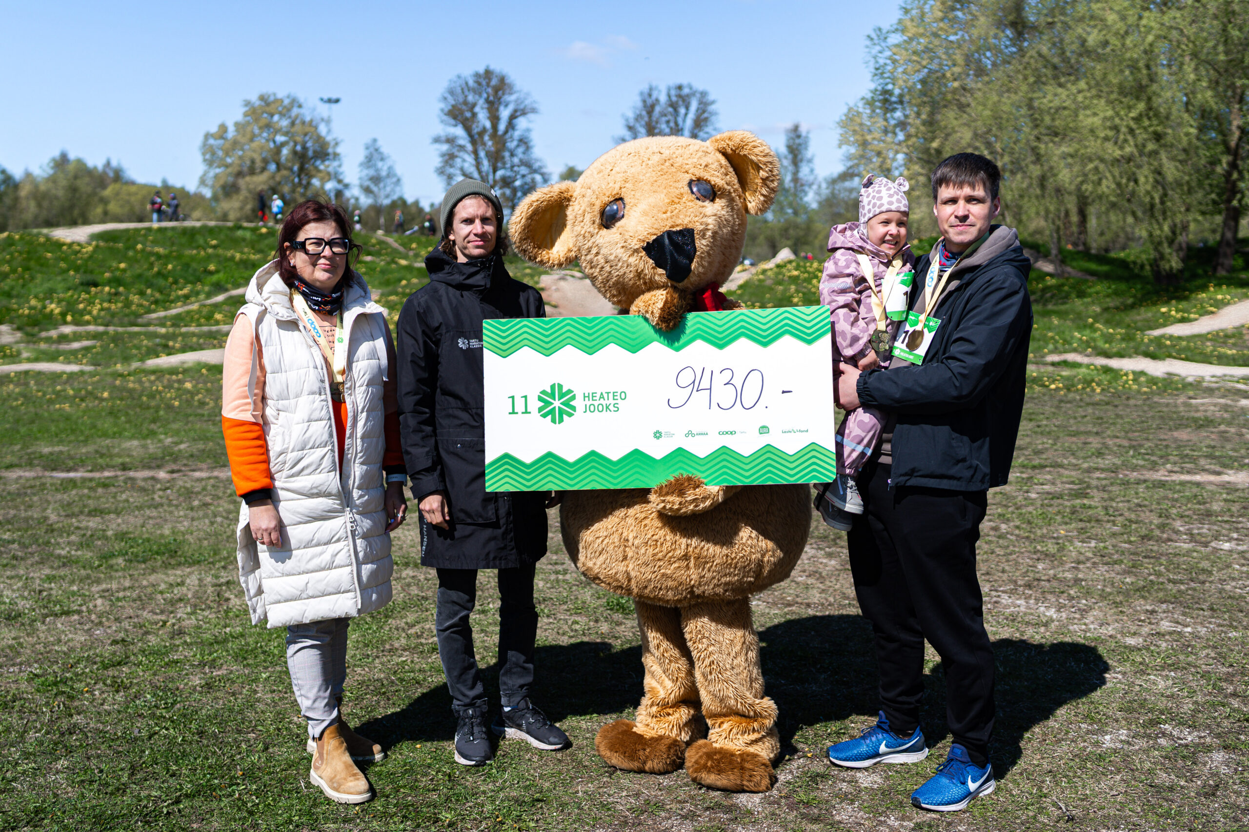 Täna startis Tartus 441 inimest Heateo jooksule: piletitulu ja annetustena kogunes 9430 eurot, mis läheb 4-aastasele Miinale kõnniroboti soetamiseks. Sellega on